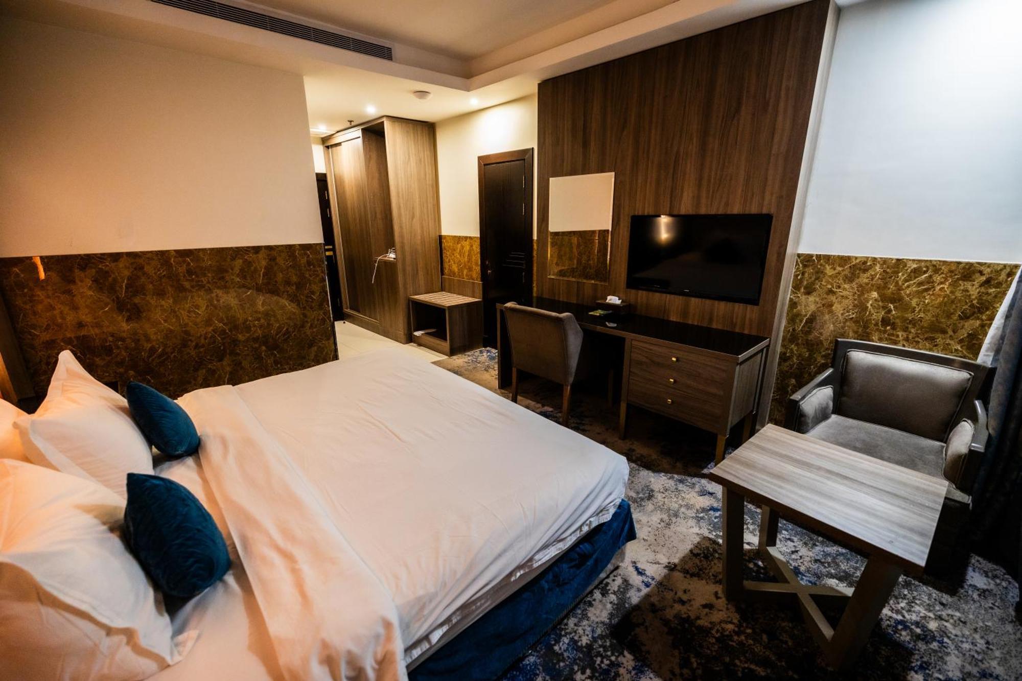 Mora Hotel By Pioneer Jeddah Luaran gambar
