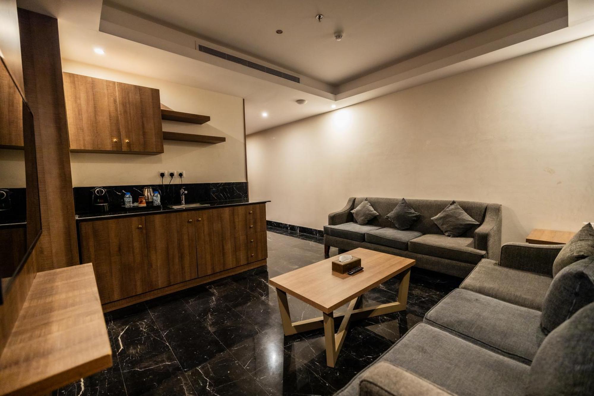 Mora Hotel By Pioneer Jeddah Luaran gambar