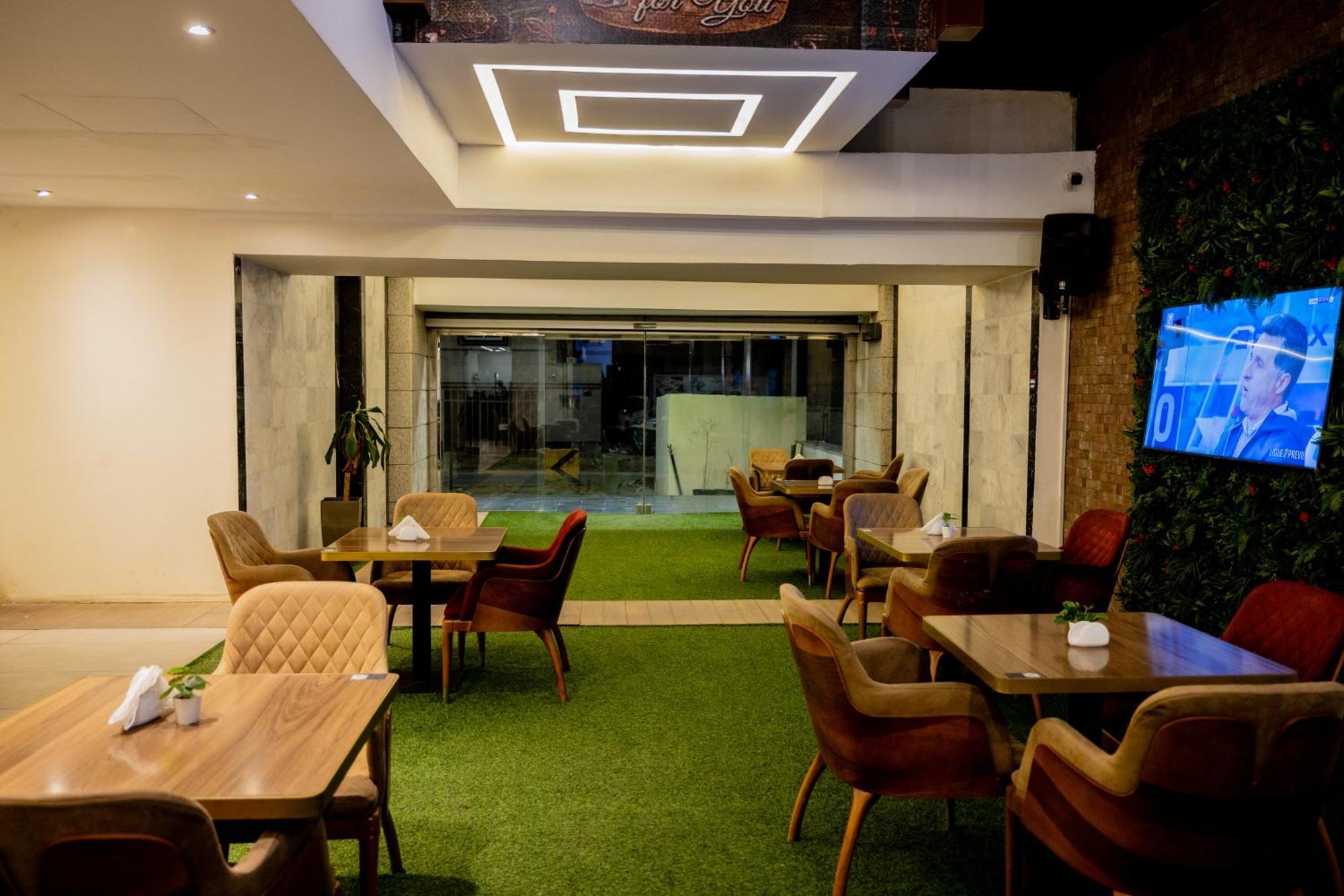 Mora Hotel By Pioneer Jeddah Luaran gambar