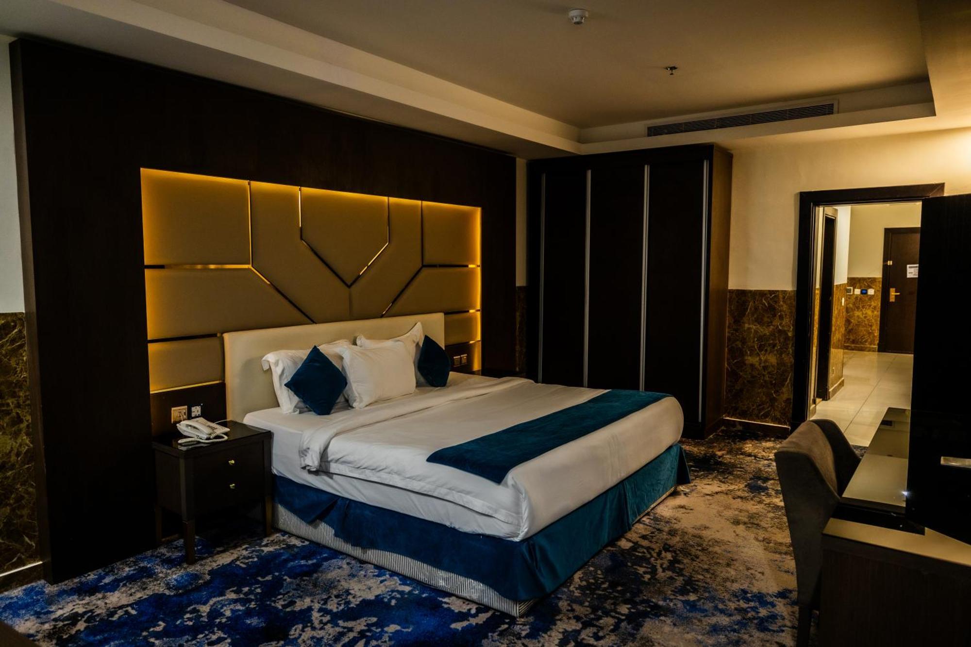 Mora Hotel By Pioneer Jeddah Luaran gambar