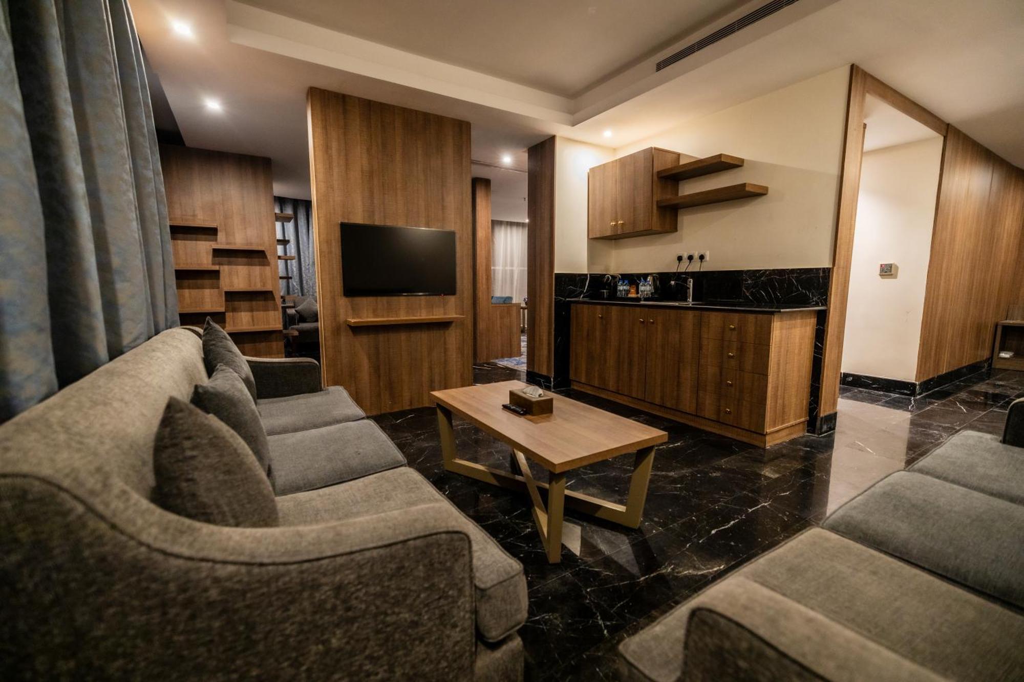 Mora Hotel By Pioneer Jeddah Luaran gambar