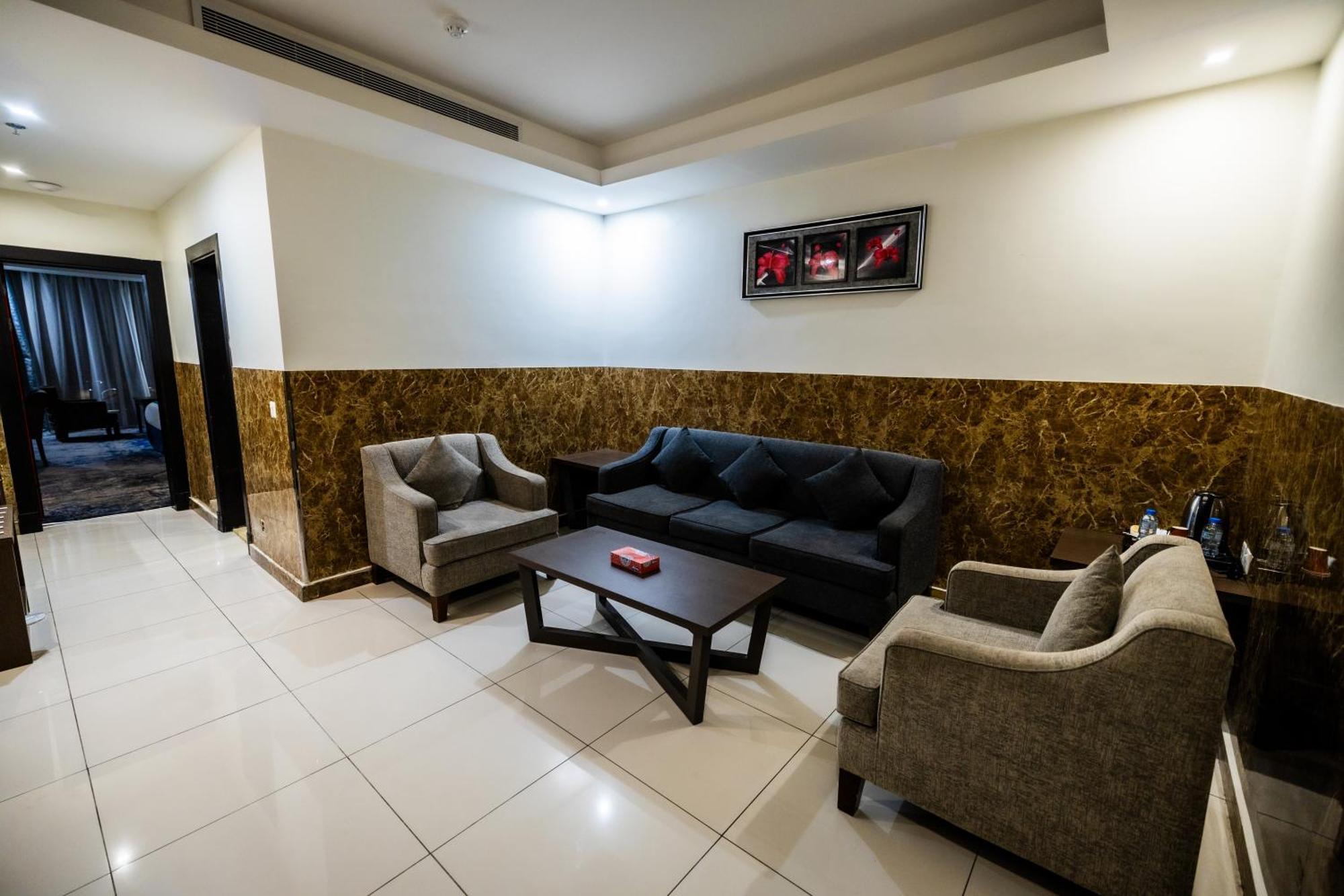 Mora Hotel By Pioneer Jeddah Luaran gambar