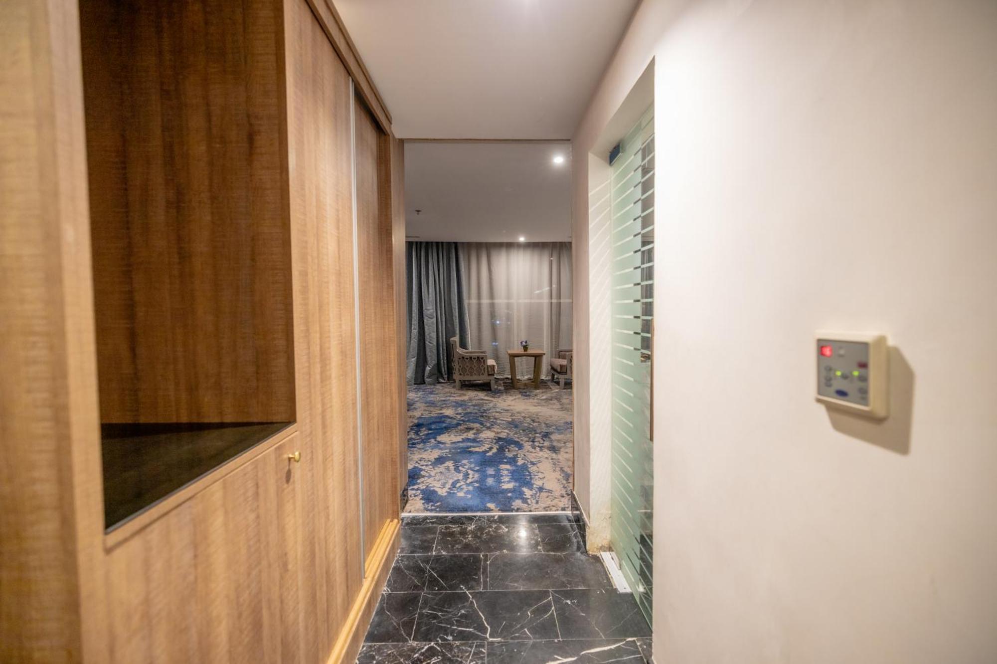 Mora Hotel By Pioneer Jeddah Luaran gambar