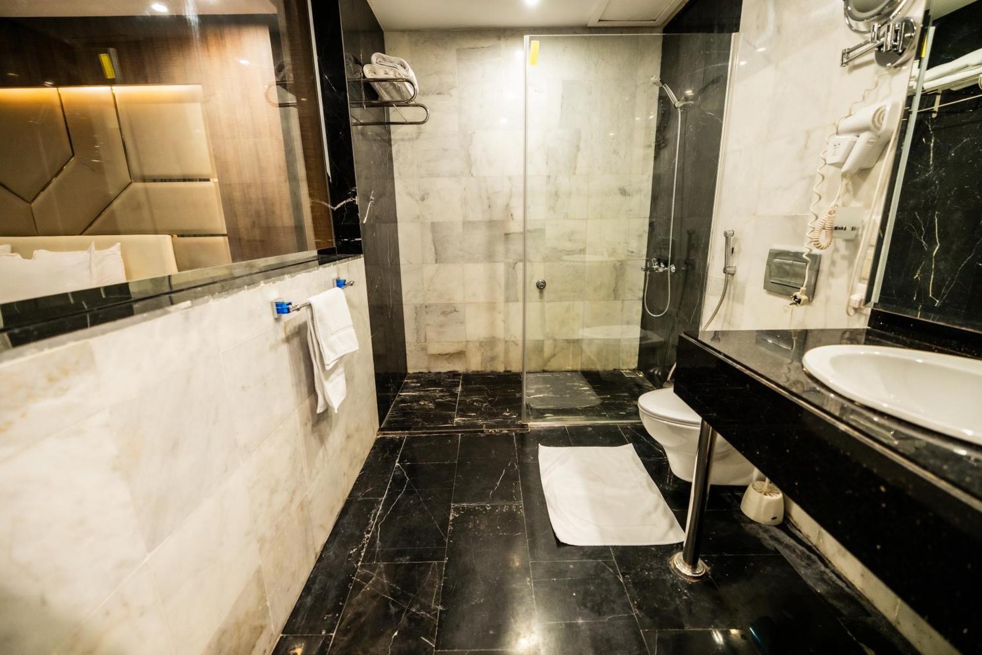 Mora Hotel By Pioneer Jeddah Luaran gambar